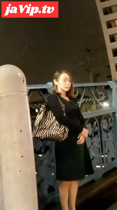 fc2ppv-4896947 - 【素人妻4P/特価】某IT企業GMの人妻熟女(40代)を男3人でNTR中出し3連発。一心不乱に他人棒を貪り、連続追撃ピストンを希望する欲求不満バリキャリ熟女の寝取られ背徳映像。 - FC2PPV動画をオンラインで視聴 - jaVip