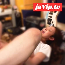 fc2ppv-4949395 - 【素人 個撮】バンド内肉体関係。練習後にそのままメンバーのチンポを舐め回すドロドロの関係。快楽に溺れ誰彼構わずつながりを持っちゃう地味顔ヤリマンに無責任中出し３発。