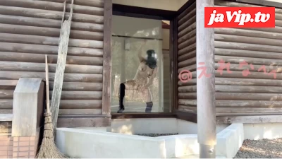 fc2ppv-4960361 - 〈えれなの露出動画〉大学3年！男子で外から丸見えのガラスの前で外に向かってオナニー！最後男の人に気づかれてすぐに隠れてトイレの中に潜んでたら中に入ってきたので走って逃げてヤバかった、、