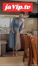 fc2ppv-4715644 - 家の住人にバレないように着衣のままオナニーする女