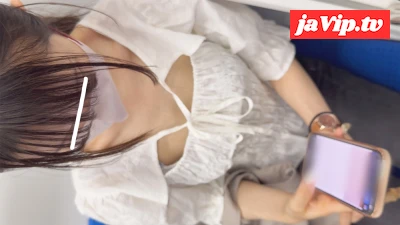 fc2ppv-4740899 - [電車胸チラ]チクビ確定演出！白い前開きシャツがくぱぁっ、と開いて見えたAAAカップ