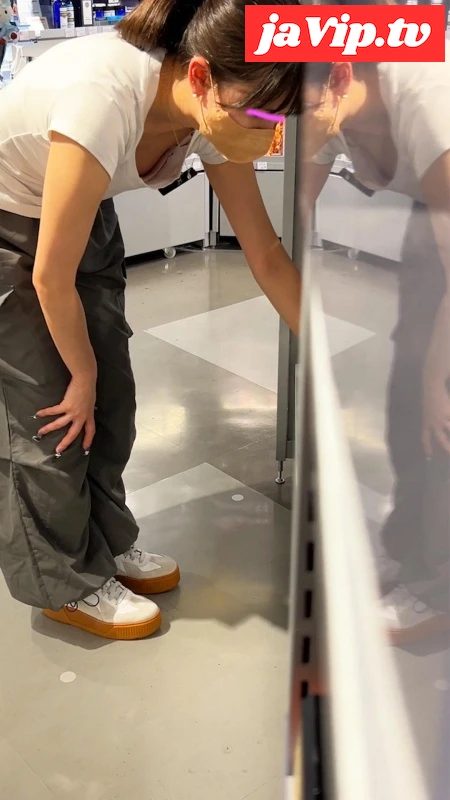 fc2ppv-4741089 - 【店員胸チラB地区㊳】[神]美女店員さん登場！雑貨屋/古着屋/おっぱい乳首２名！ - FC2PPV動画をオンラインで視聴 - jaVip