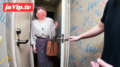 fc2ppv-4742087 - （高画質特典・本編顔出し・無修正）人妻デリヘルを呼んだら隣に住んでる真面目な奥さんが体験入店でやってきた