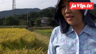 fc2ppv-4754103 - M979G06 旦那さんの要望でAV出演する事になった素朴な六十路の田舎熟女が破廉恥性交！