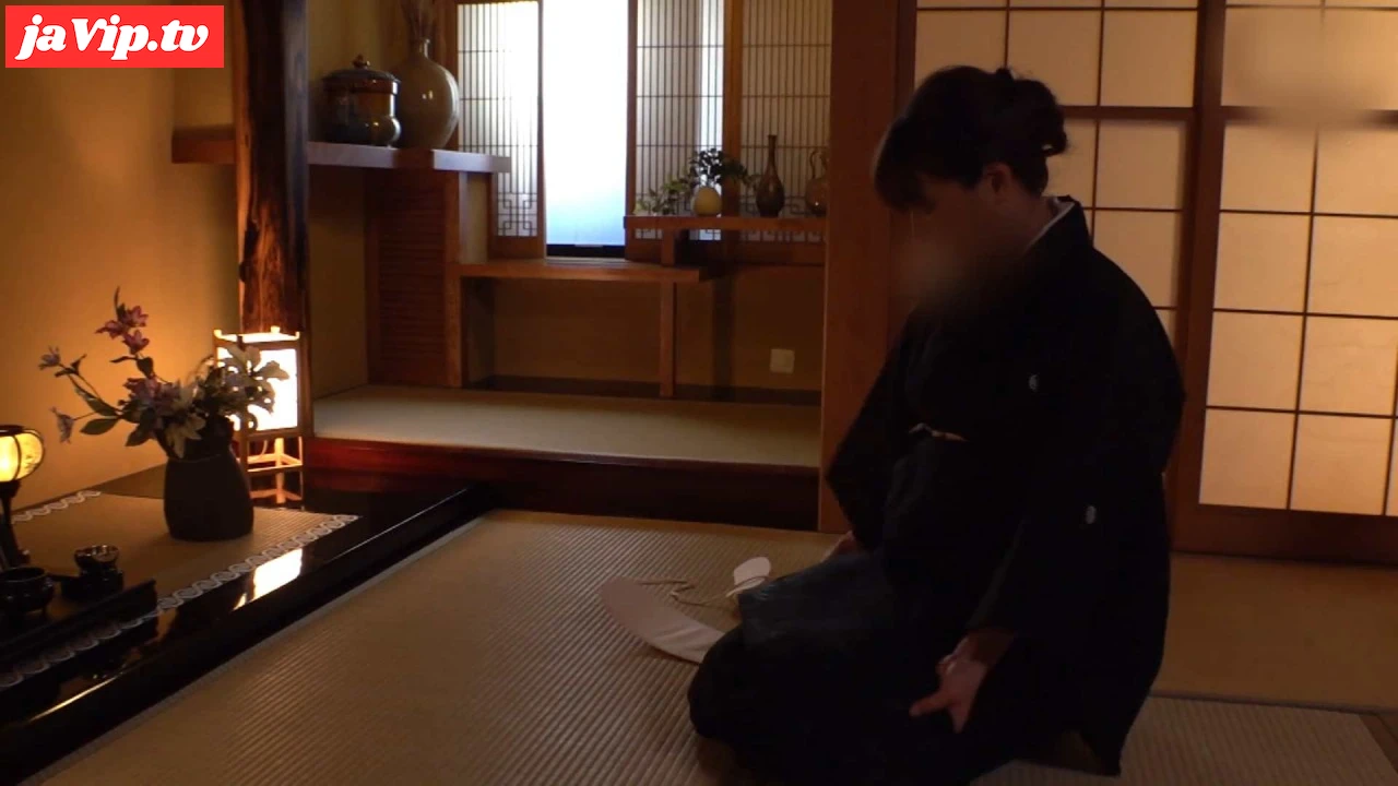 fc2ppv-4775050 - 【素人／未亡人】喪服姿の清楚系未亡人。変態オヤジのねっとり愛撫に快楽堕ち。ガクガク痙攣してイキ狂っちゃってます。 - FC2PPV動画をオンラインで視聴 - jaVip