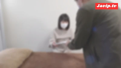 fc2ppv-4656095 - 3/30日迄新作セール半額！【無/なまハメ】ショートカットがよく似合うJD風のとても綺麗で隠れ豊満女性が来店してくれました。鼠径部マッサージでは、指先にヌルヌルと濡れている感触が・・・