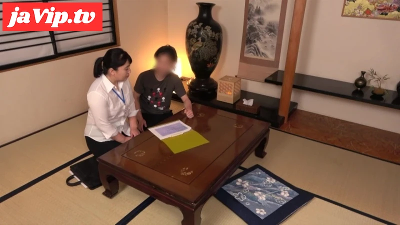 fc2ppv-4696993 - 生保レディが営業先で毒牙にかかる？！初めはそんなつもりなかったのにオマ☆コが濡れ始めて言われるがままになっちゃってます♪④ - FC2PPV動画をオンラインで視聴 - jaVip