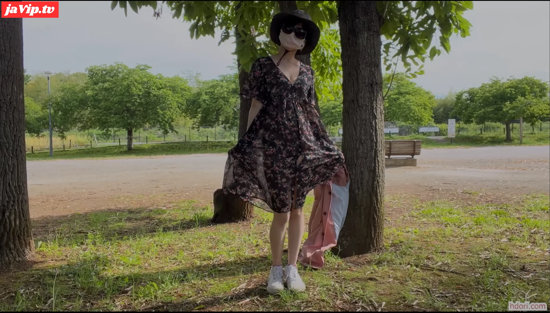 fc2ppv-4692840 - 公園のベンチで野外露出オナニー - FC2PPV動画をオンラインで視聴 - jaVip